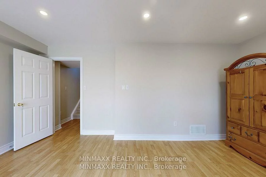 1480, Britannia, East Credit, Mississauga