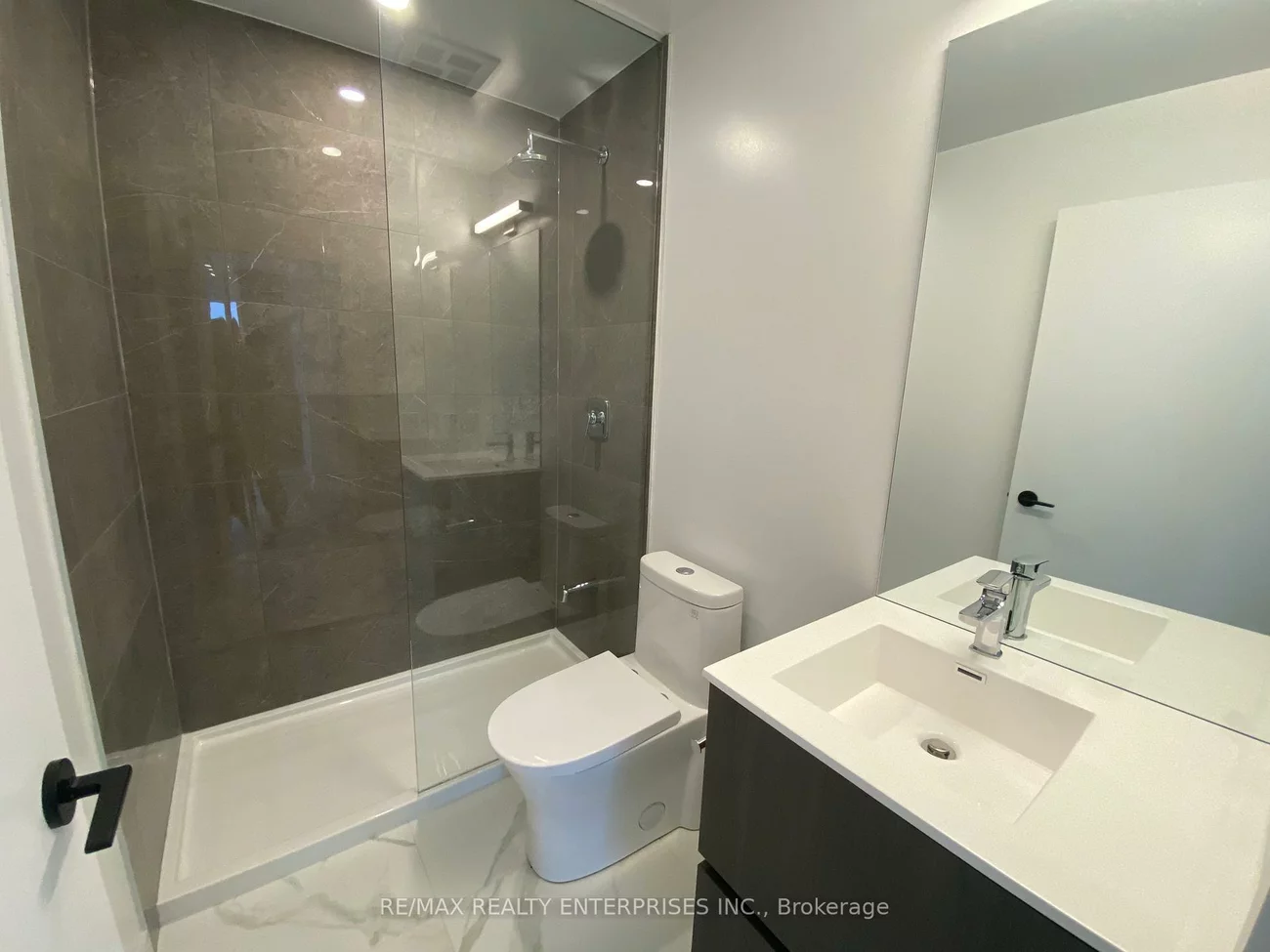 215, Lakeshore, Port Credit, Mississauga