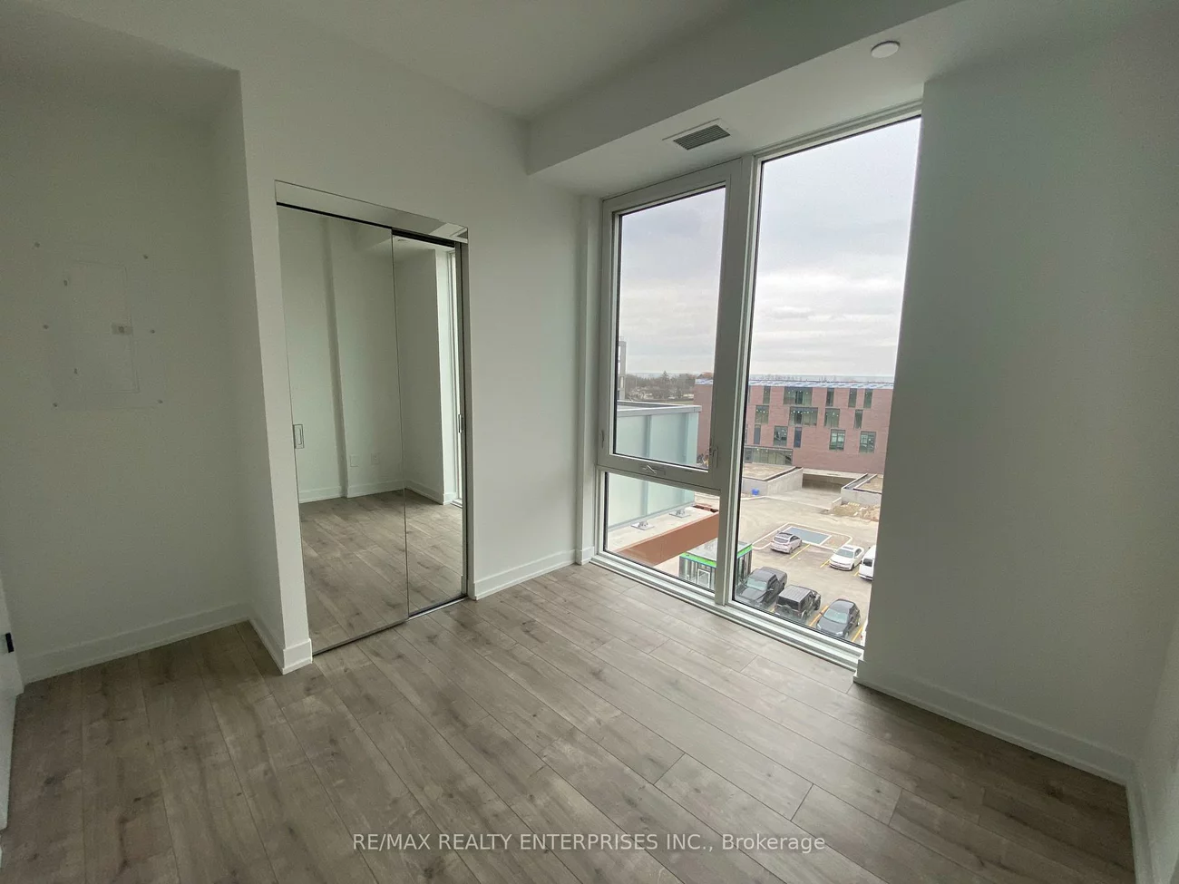 215, Lakeshore, Port Credit, Mississauga