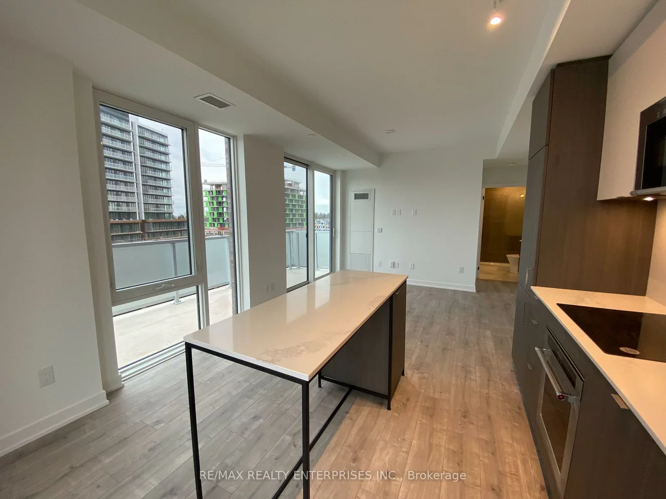 215, Lakeshore, Port Credit, Mississauga