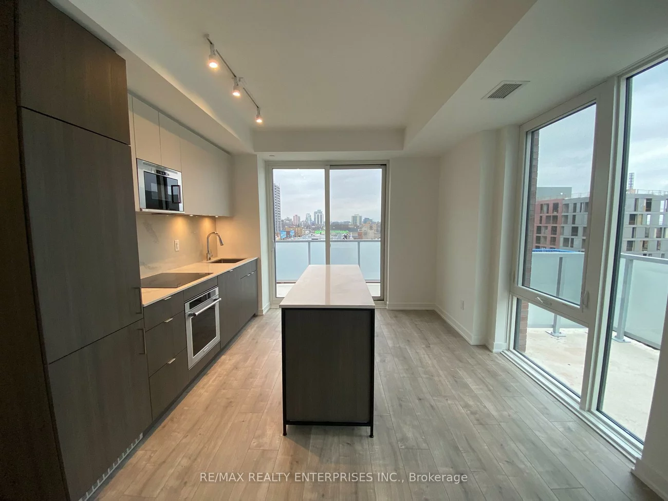 215, Lakeshore, Port Credit, Mississauga