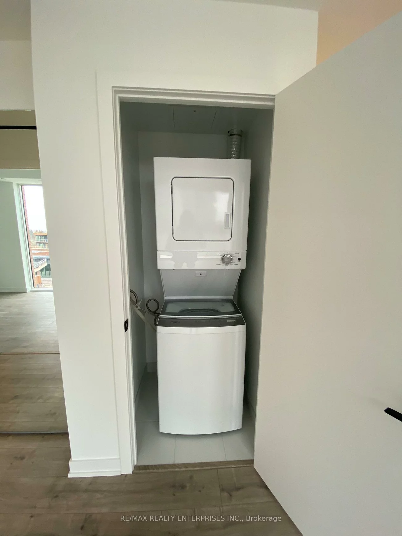 215, Lakeshore, Port Credit, Mississauga