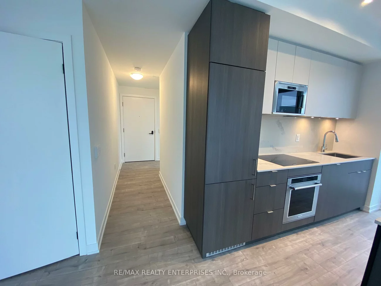 215, Lakeshore, Port Credit, Mississauga