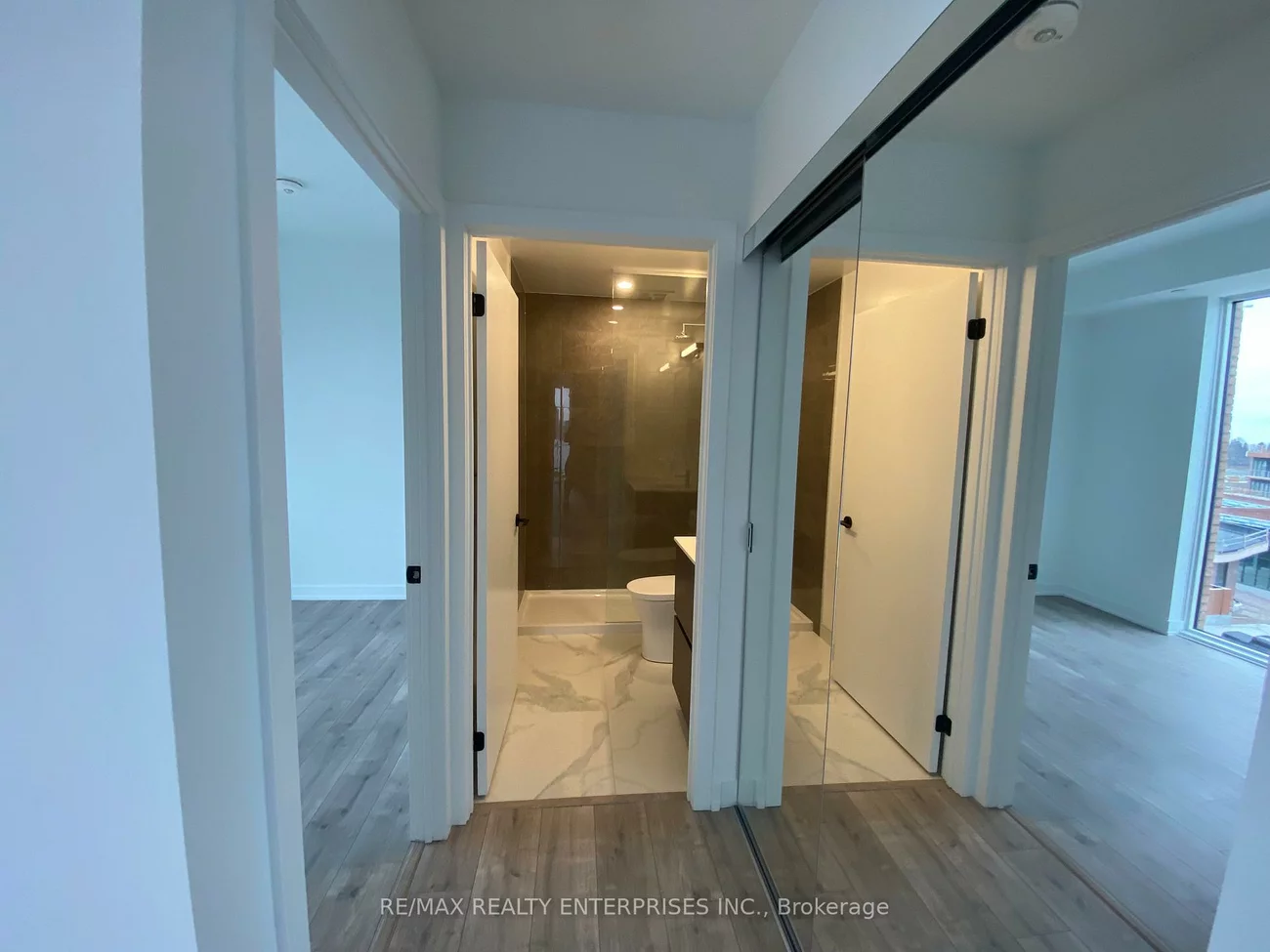 215, Lakeshore, Port Credit, Mississauga