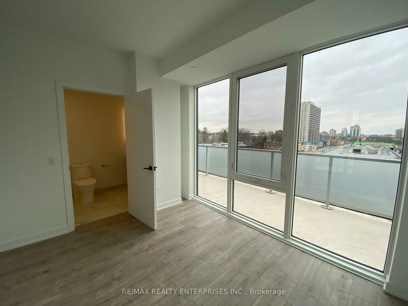 215, Lakeshore, Port Credit, Mississauga