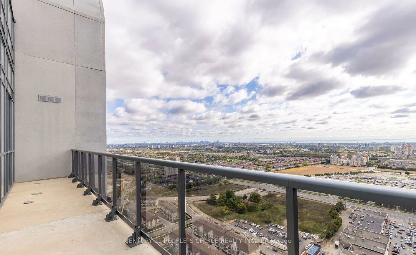 8, Nahani, Hurontario, Mississauga