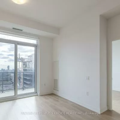8, Nahani, Hurontario, Mississauga