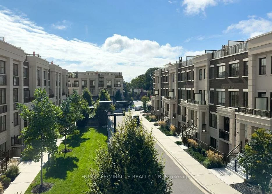 1205, Gooseberry, Mineola, Mississauga