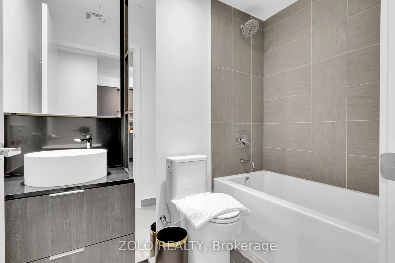 28, Ann, Port Credit, Mississauga
