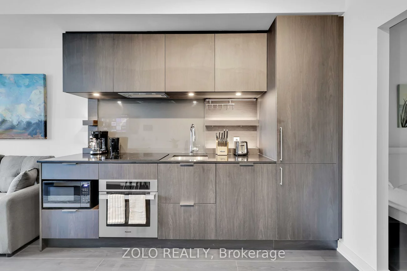 28, Ann, Port Credit, Mississauga