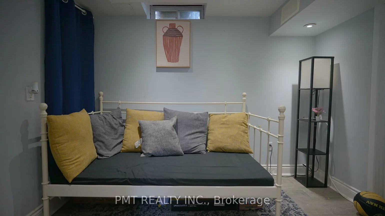 7430, Copenhagen, Meadowvale, Mississauga