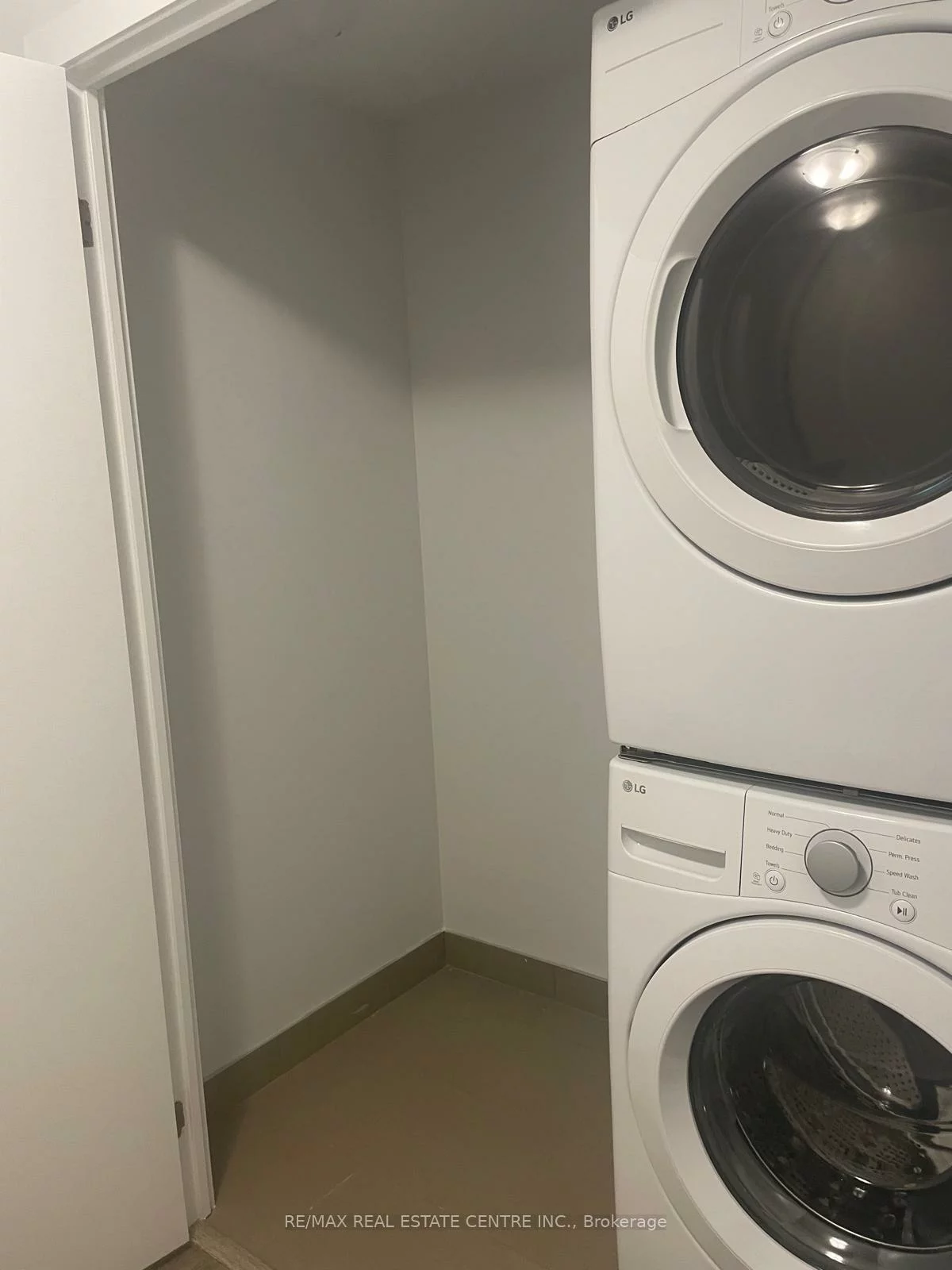 430, Square One, City Centre, Mississauga
