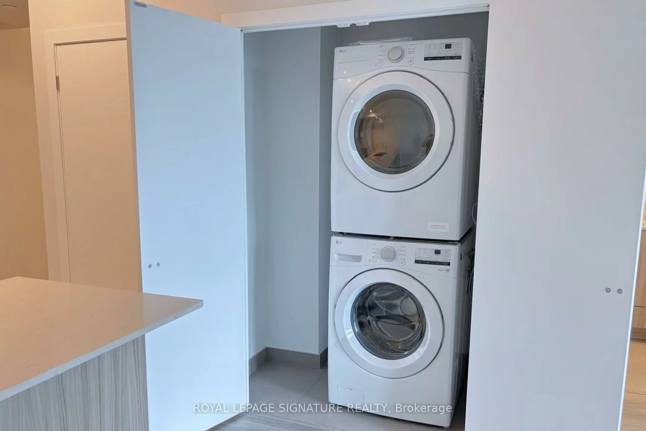 430, Square One, City Centre, Mississauga
