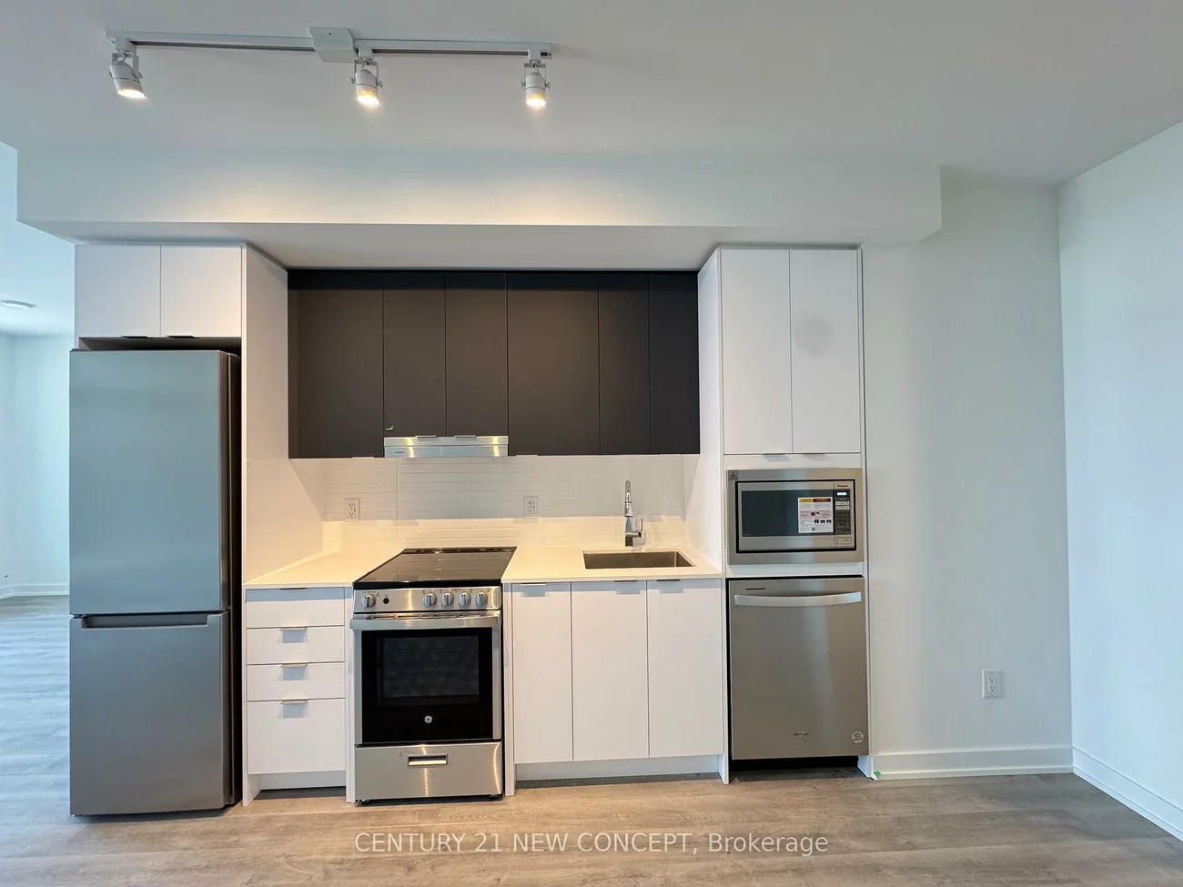 5105, HURONTARIO, Hurontario, Mississauga