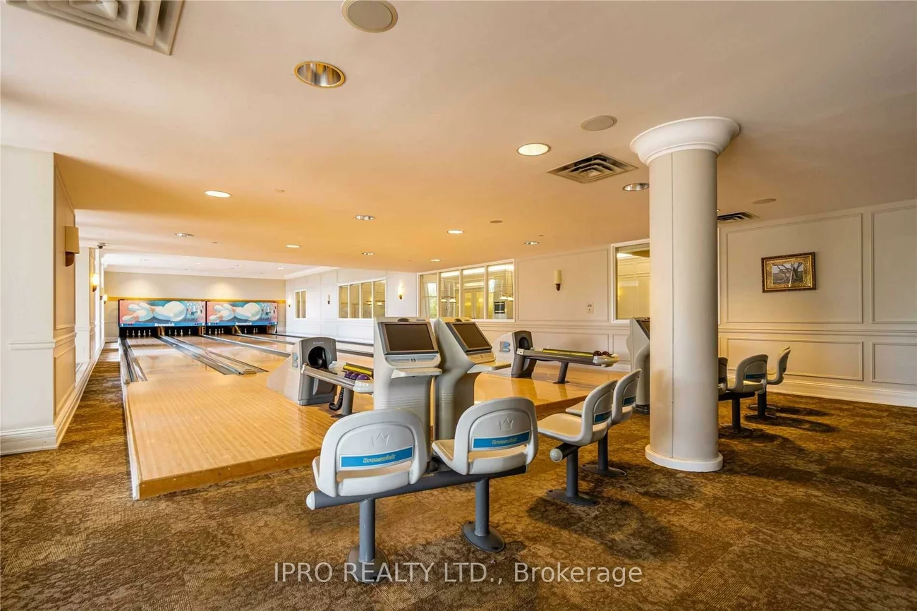 35, Kingsbridge Garden, Hurontario, Mississauga