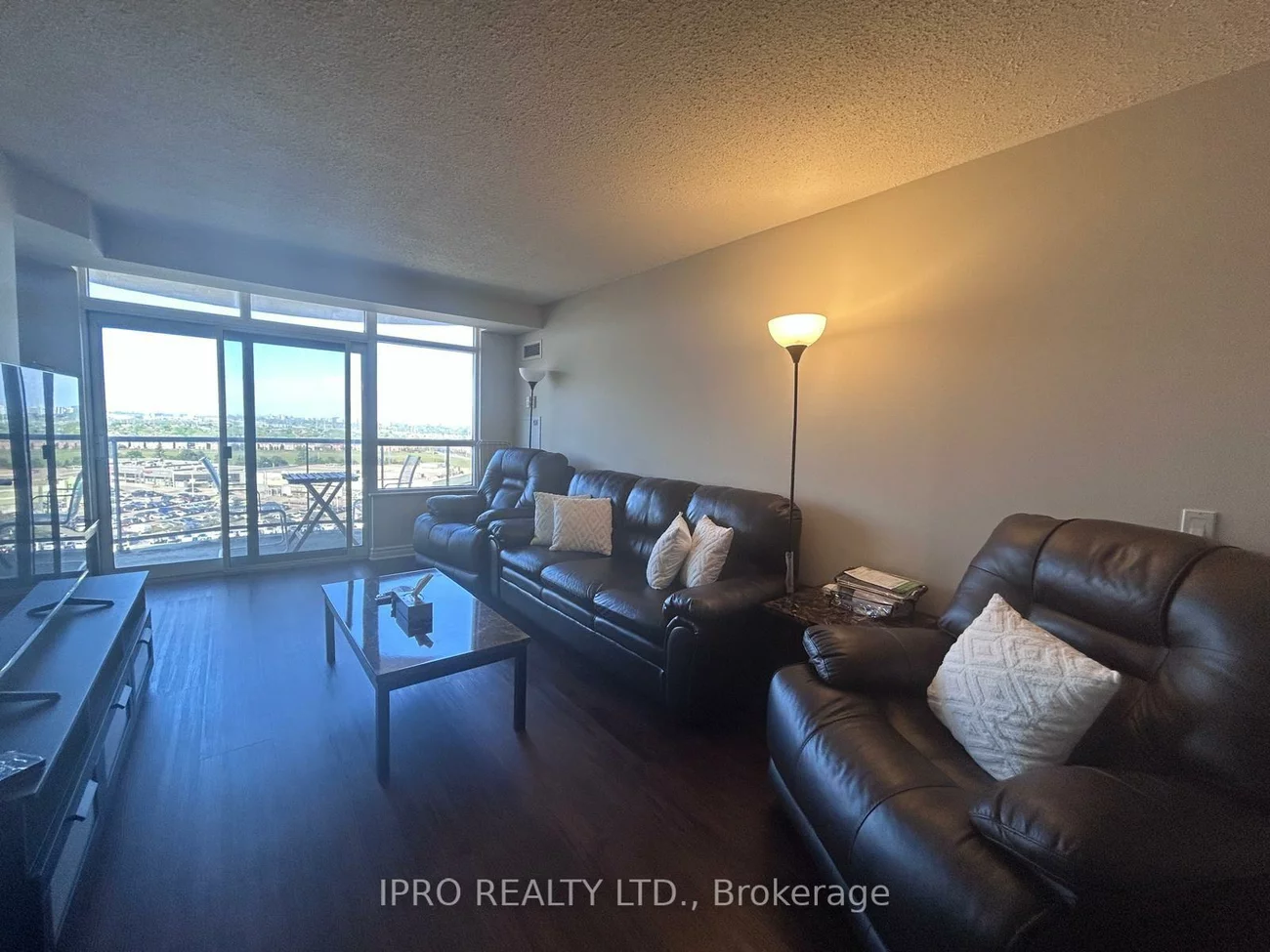 35, Kingsbridge Garden, Hurontario, Mississauga