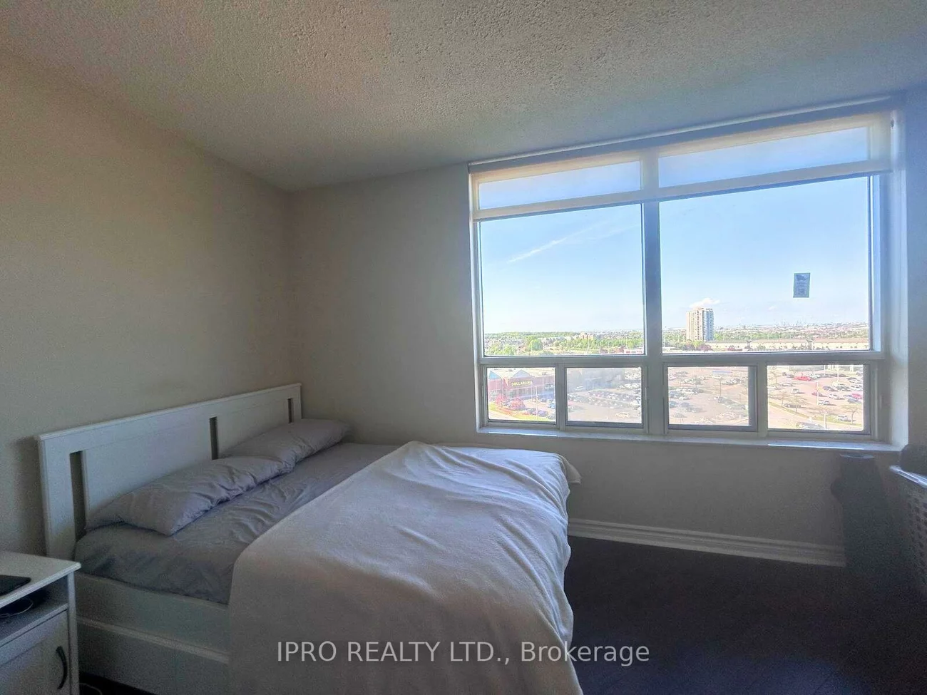 35, Kingsbridge Garden, Hurontario, Mississauga