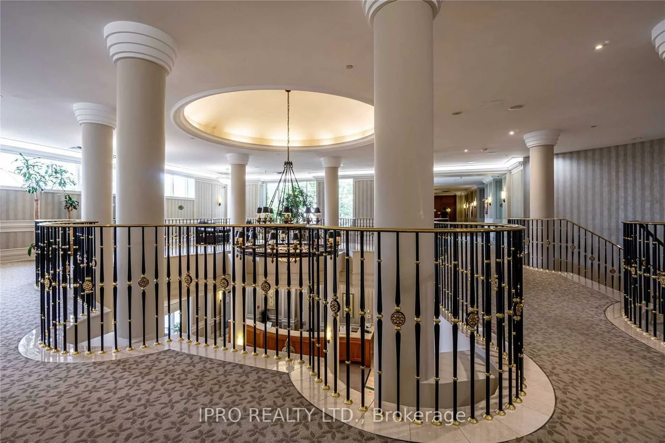 35, Kingsbridge Garden, Hurontario, Mississauga
