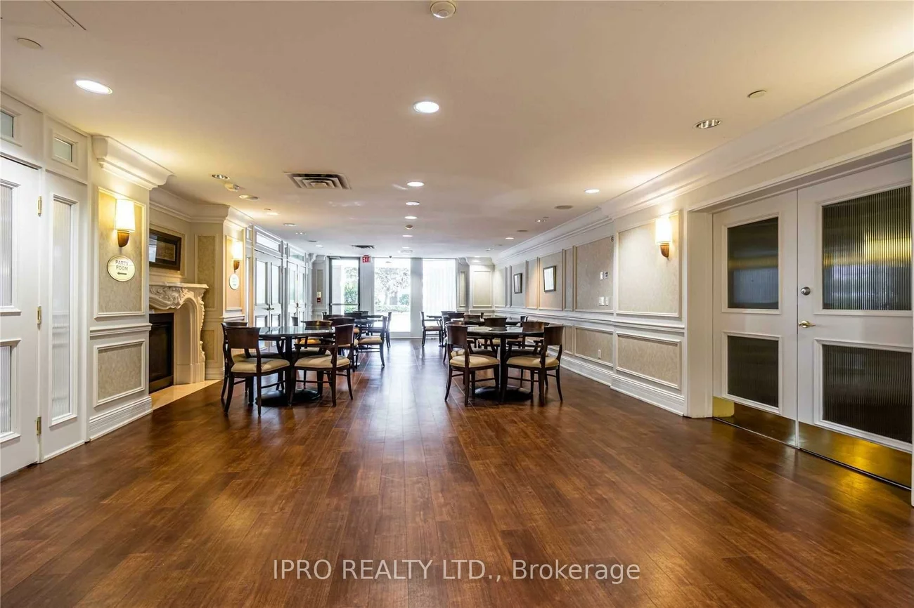 35, Kingsbridge Garden, Hurontario, Mississauga