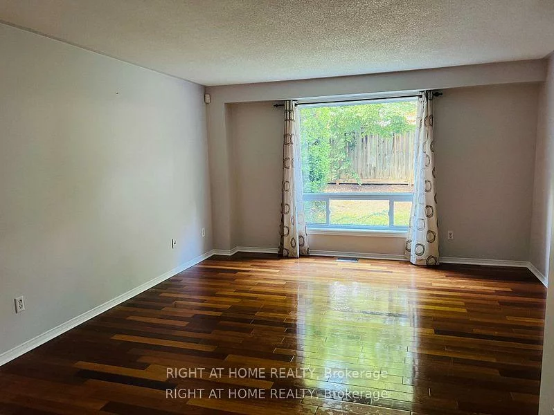 5958, Greensboro, Central Erin Mills, Mississauga