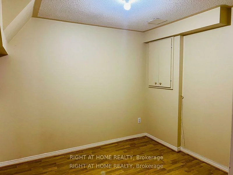 5958, Greensboro, Central Erin Mills, Mississauga