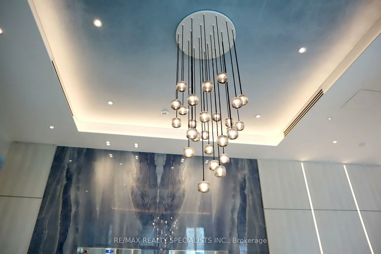 1063, Douglas McCurdy, Lakeview, Mississauga