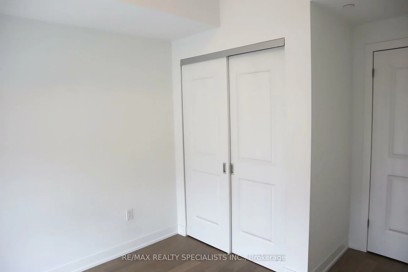 1063, Douglas McCurdy, Lakeview, Mississauga