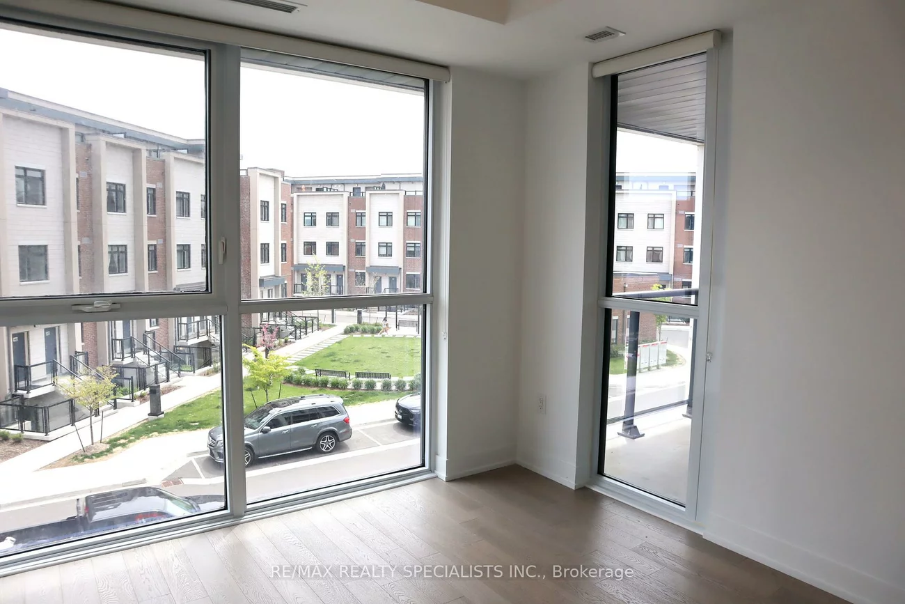1063, Douglas McCurdy, Lakeview, Mississauga