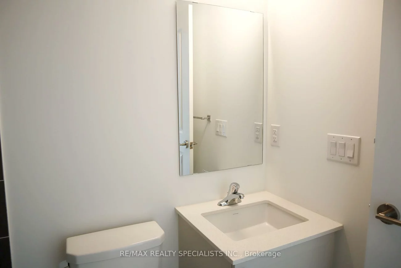 1063, Douglas McCurdy, Lakeview, Mississauga