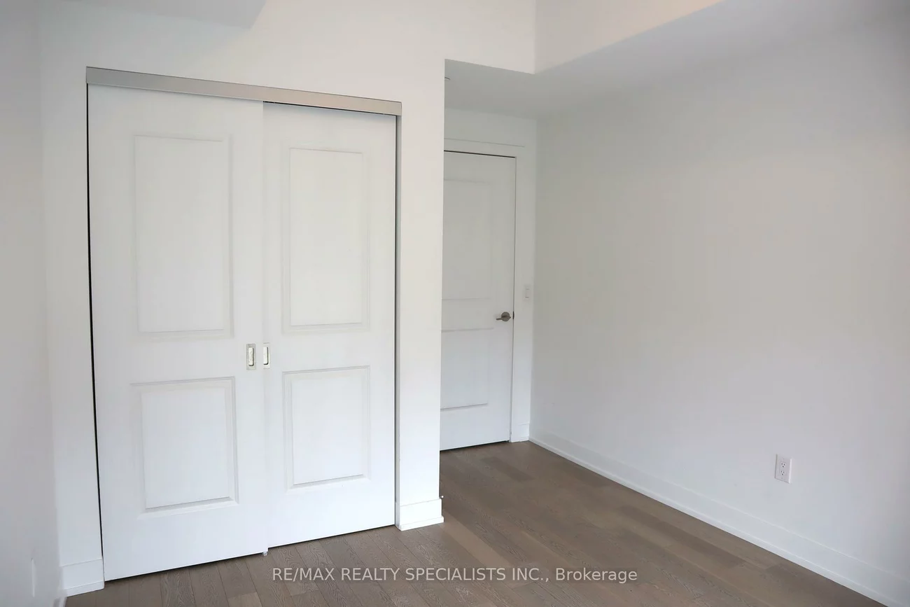 1063, Douglas McCurdy, Lakeview, Mississauga