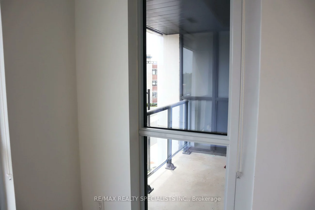 1063, Douglas McCurdy, Lakeview, Mississauga