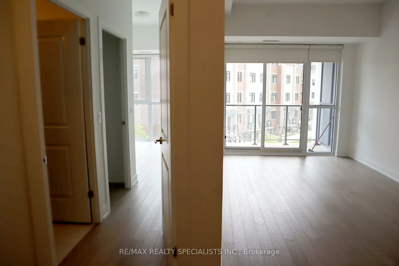 1063, Douglas McCurdy, Lakeview, Mississauga