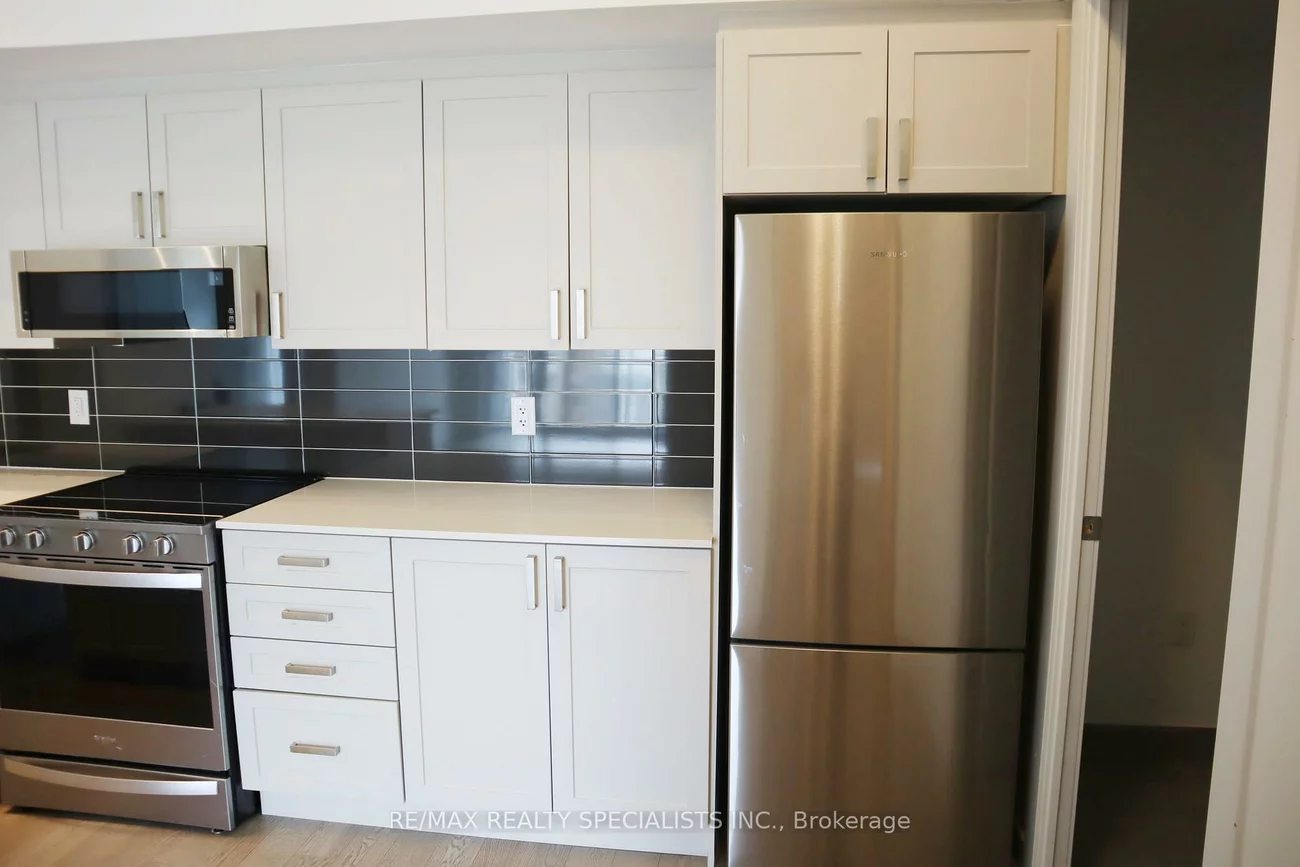 1063, Douglas McCurdy, Lakeview, Mississauga