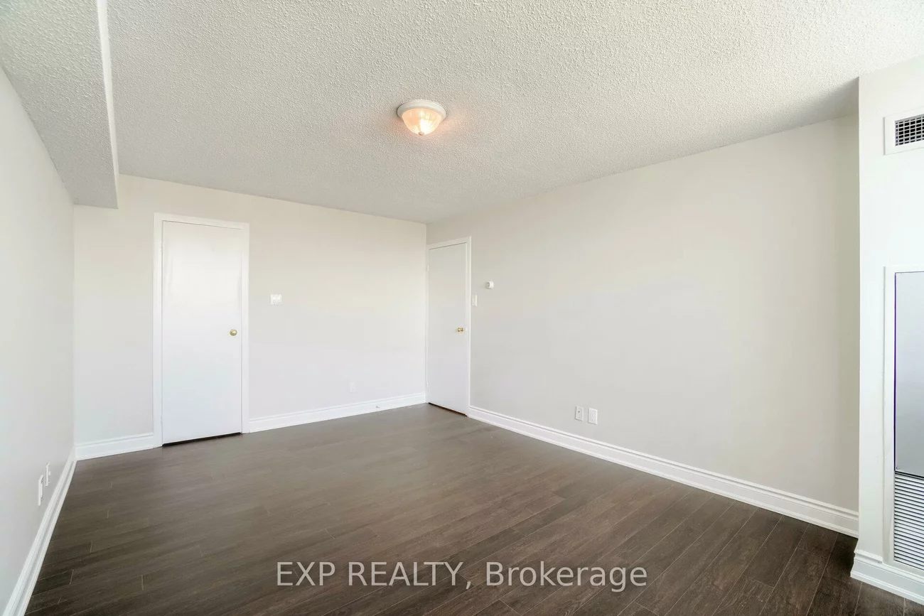 3700, Kaneff, Mississauga Valleys, Mississauga