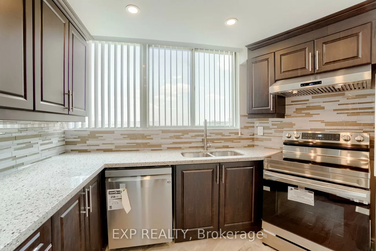 3700, Kaneff, Mississauga Valleys, Mississauga