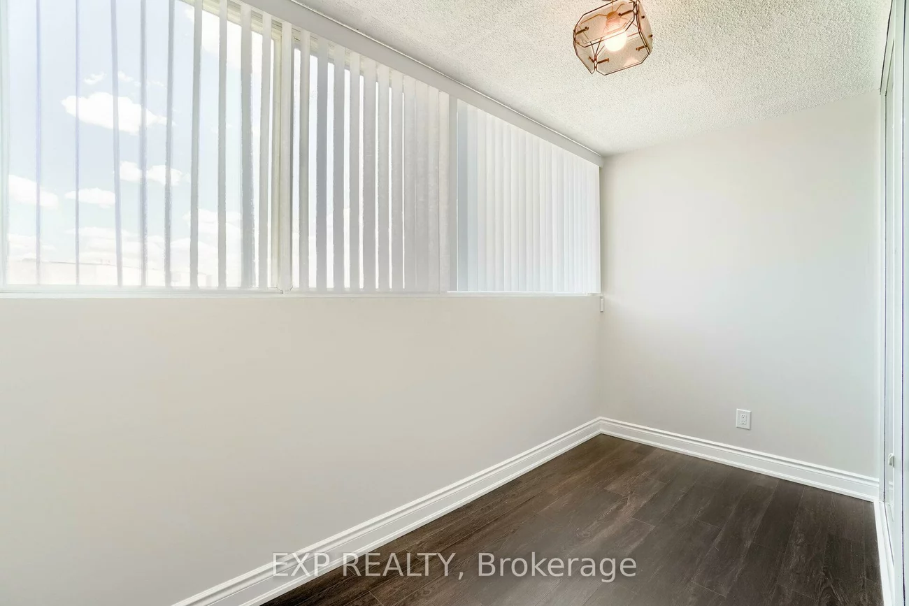3700, Kaneff, Mississauga Valleys, Mississauga