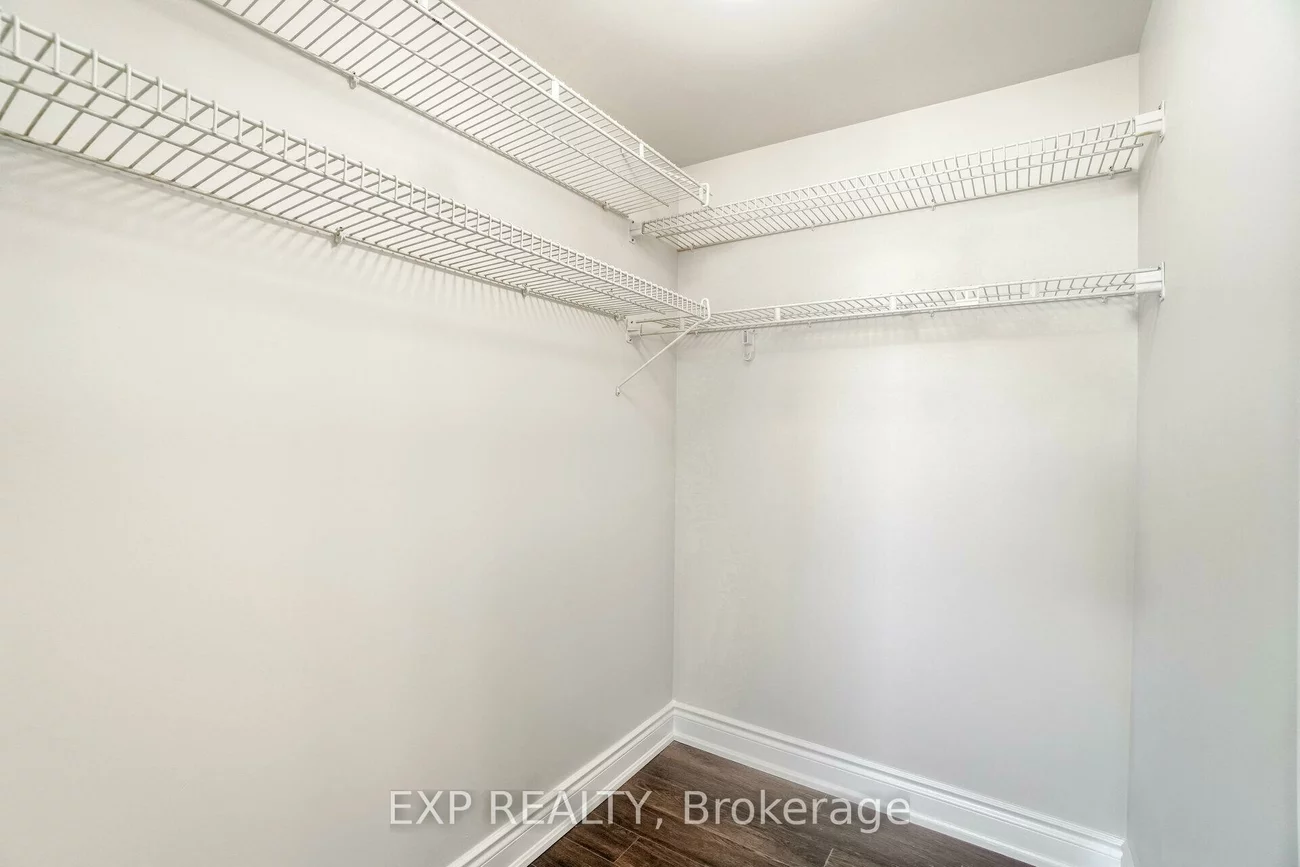 3700, Kaneff, Mississauga Valleys, Mississauga