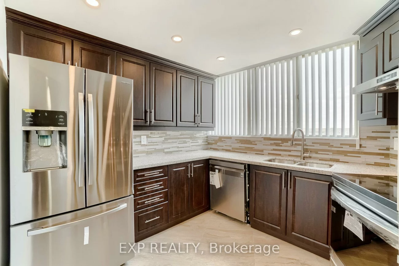3700, Kaneff, Mississauga Valleys, Mississauga
