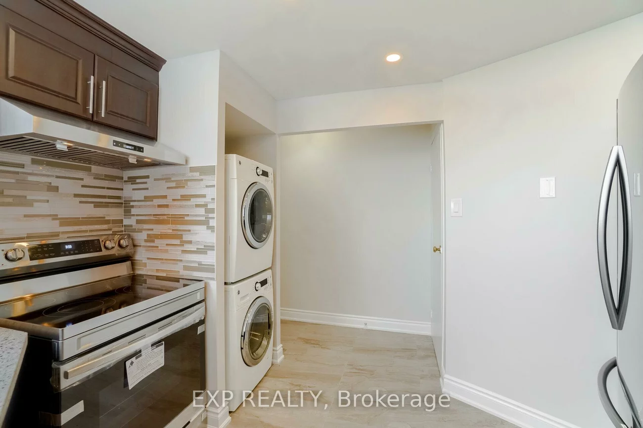 3700, Kaneff, Mississauga Valleys, Mississauga
