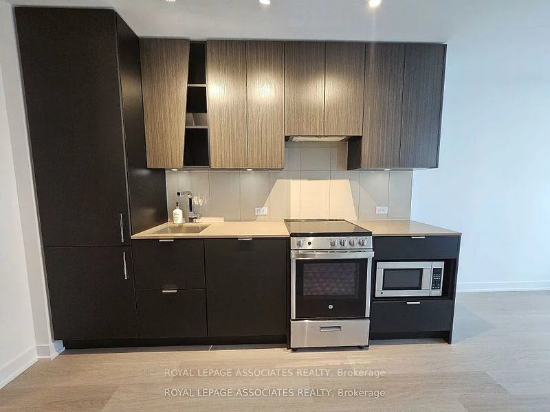 3833, Quartz, City Centre, Mississauga