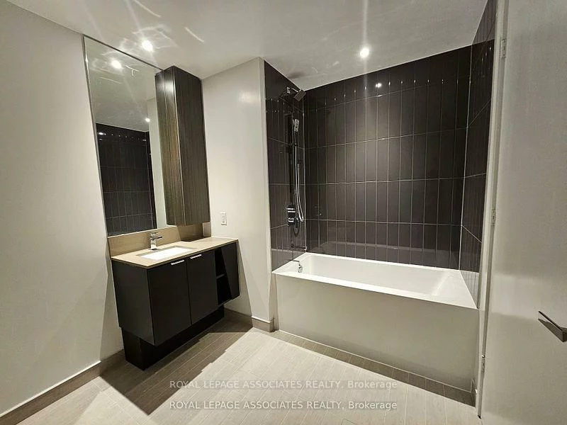3833, Quartz, City Centre, Mississauga