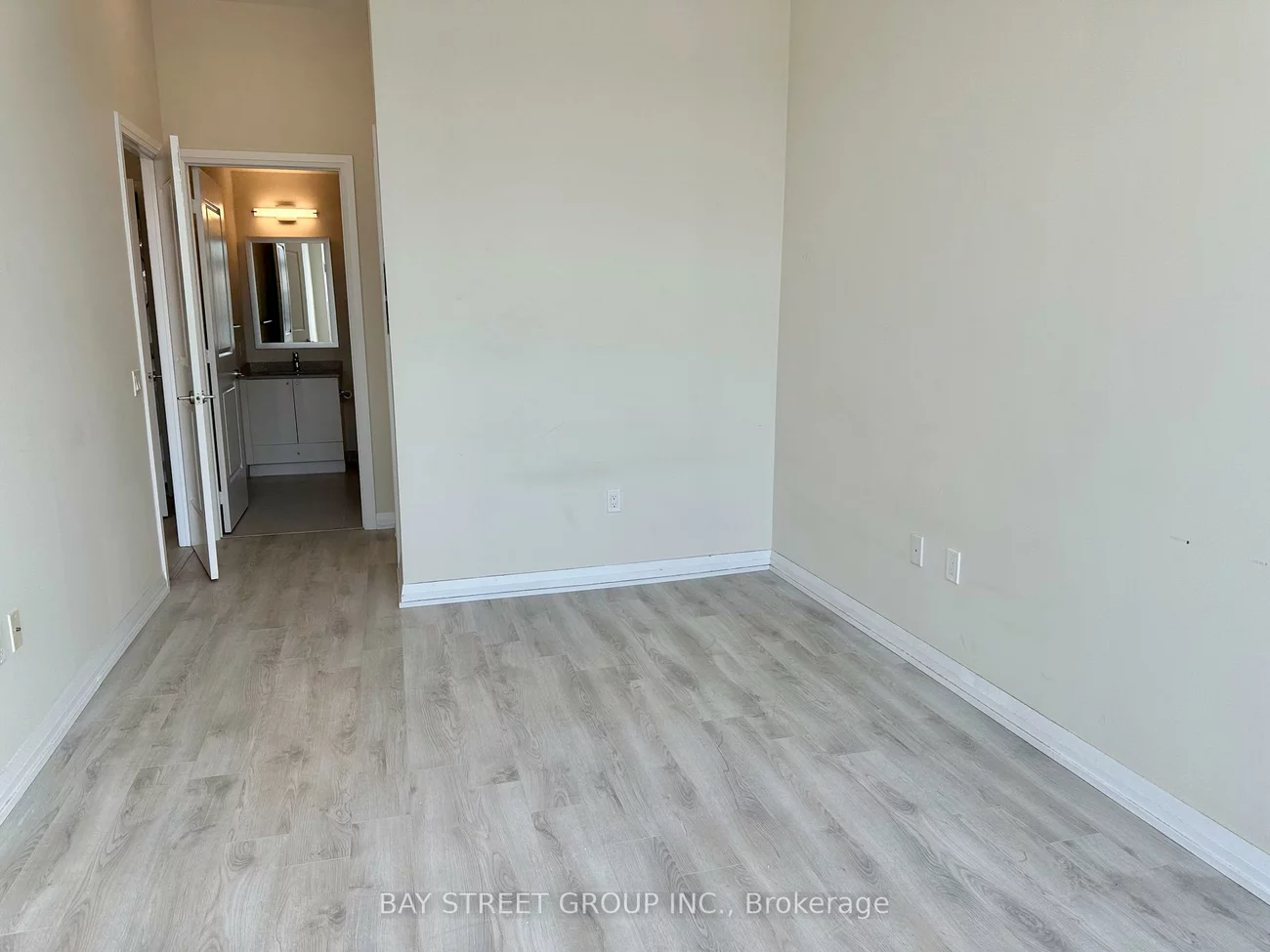 65, Watergarden, Hurontario, Mississauga