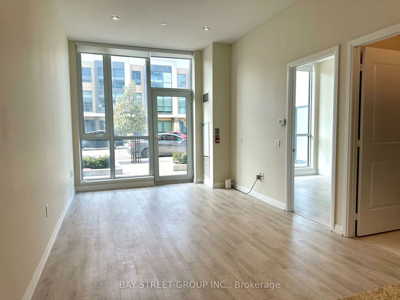 65, Watergarden, Hurontario, Mississauga