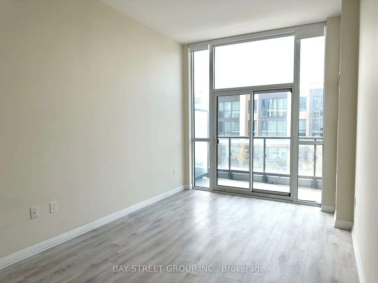 65, Watergarden, Hurontario, Mississauga