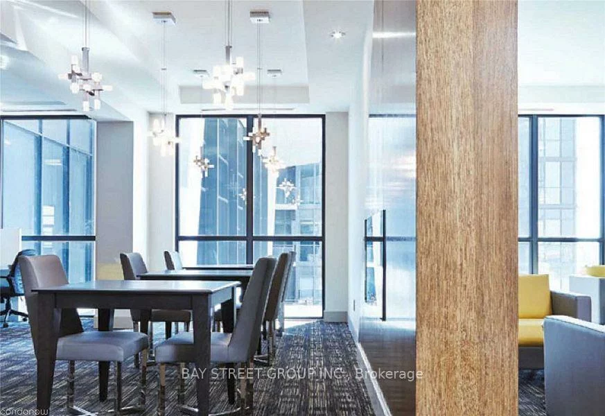 65, Watergarden, Hurontario, Mississauga
