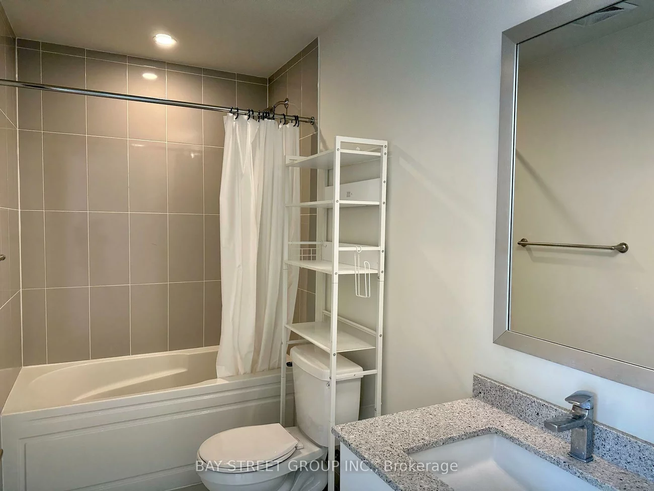 65, Watergarden, Hurontario, Mississauga