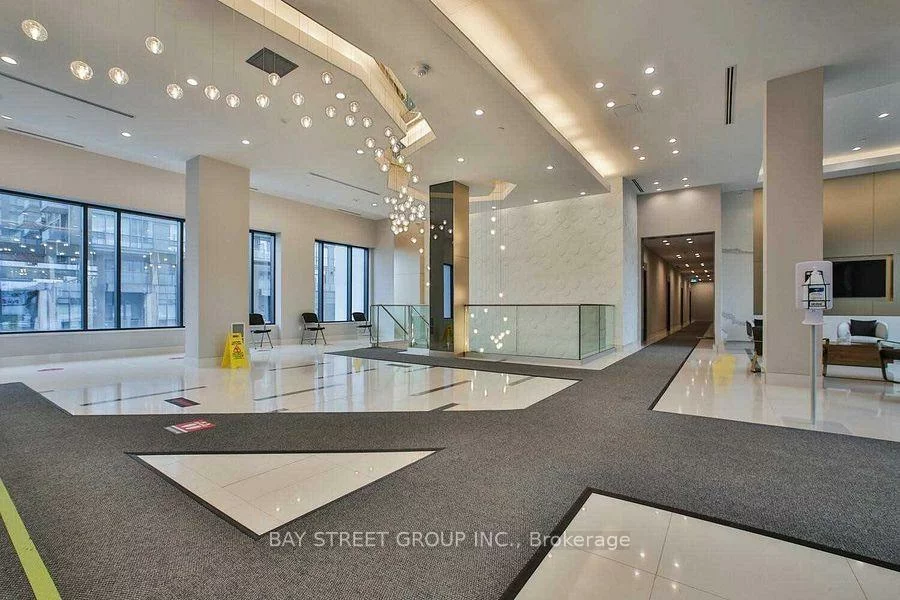65, Watergarden, Hurontario, Mississauga