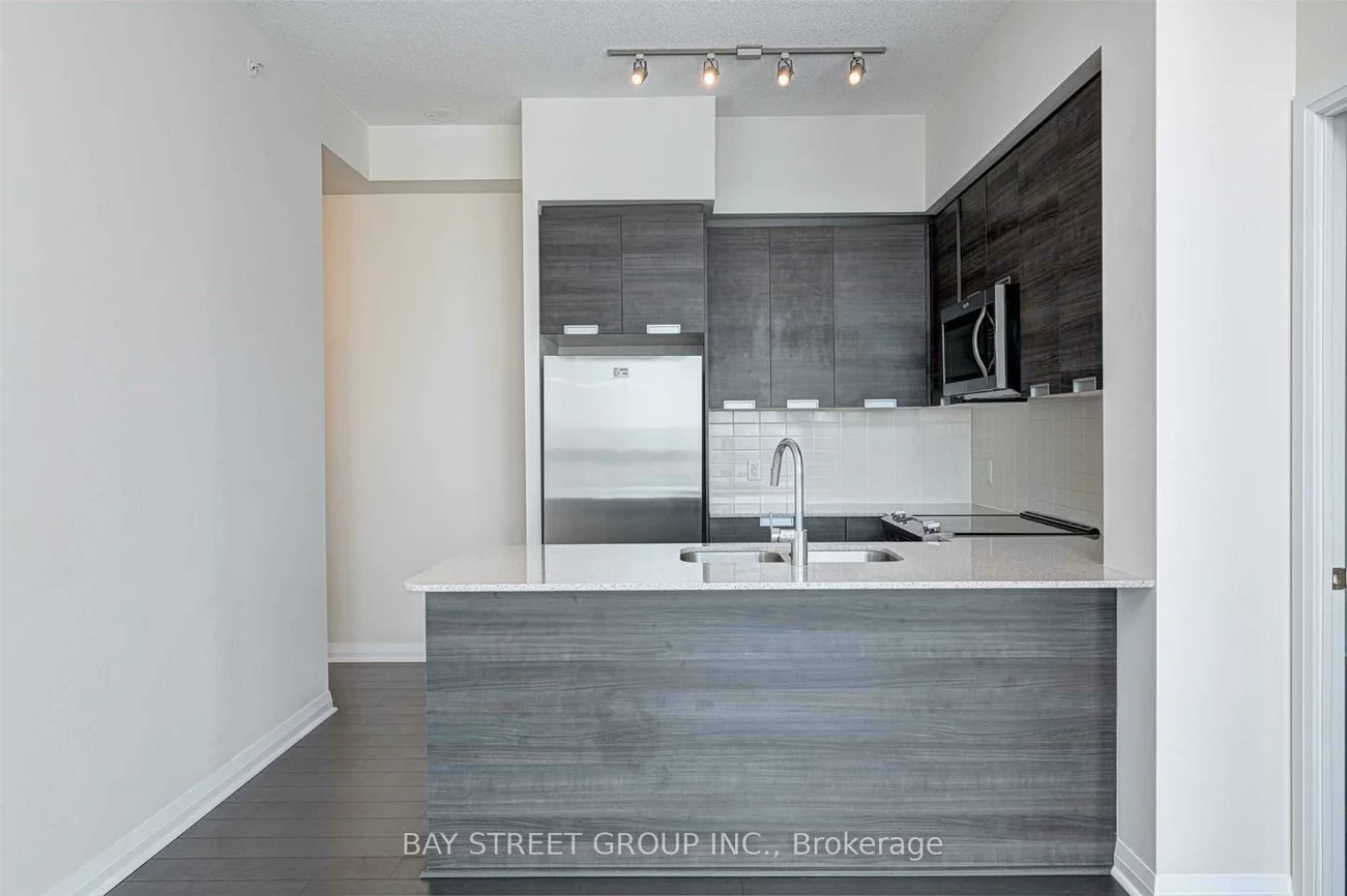 5033, Four Springs, Hurontario, Mississauga