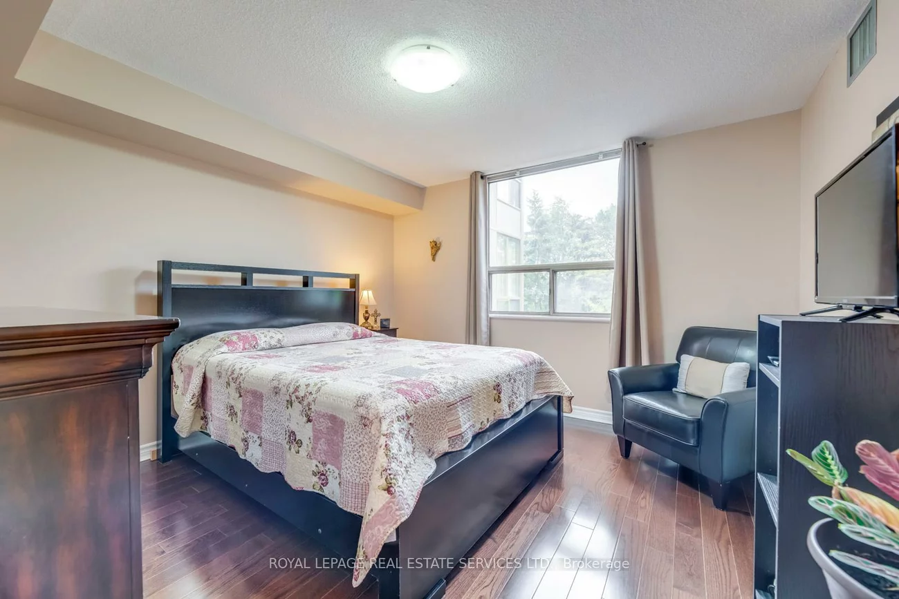 1110, Walden, Clarkson, Mississauga