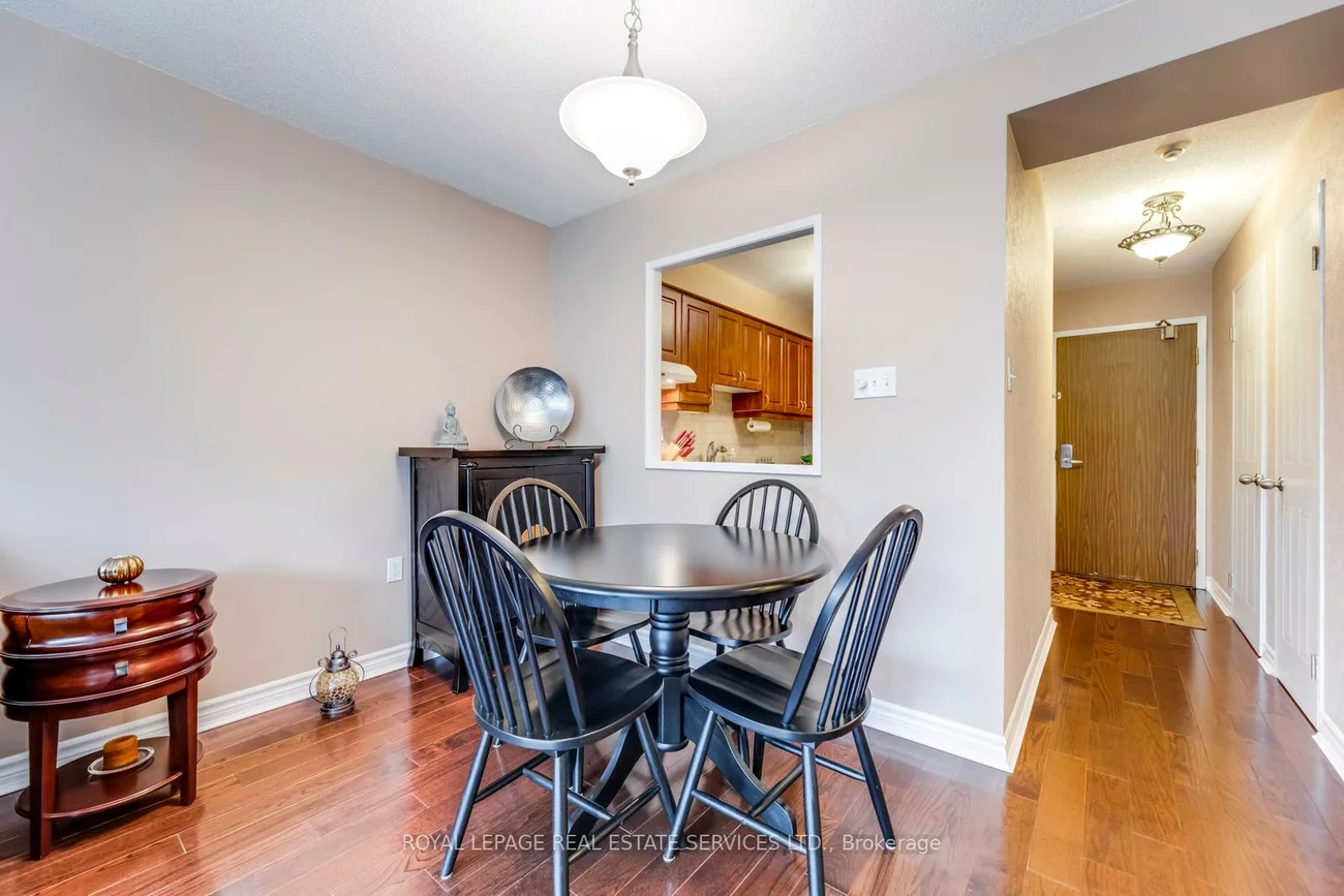 1110, Walden, Clarkson, Mississauga